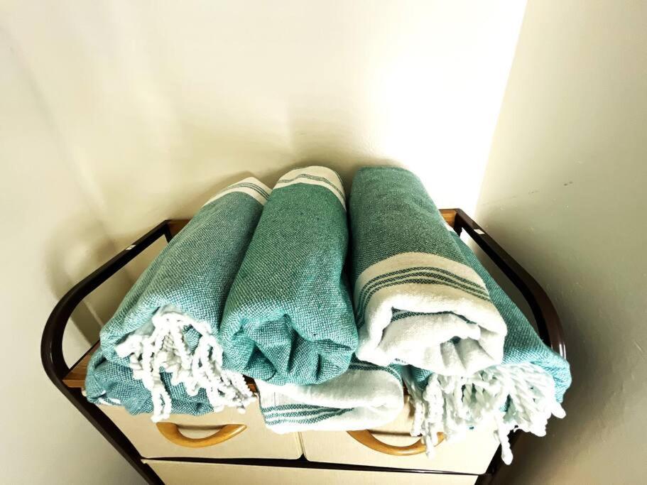 Huge Patio Washerdryer 1 Bedroom Banyan Free Parking 5 Min To Beach Honolulu Zewnętrze zdjęcie